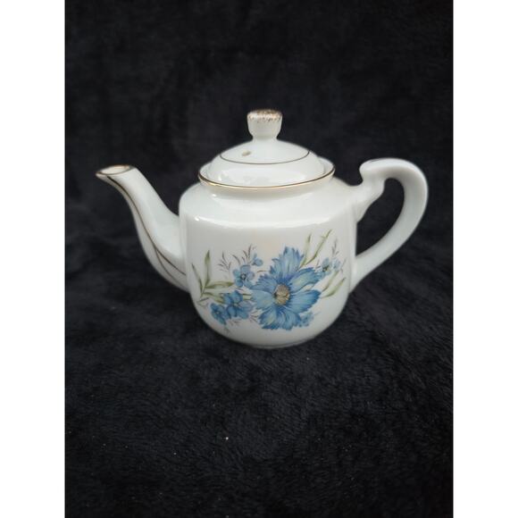 Vintage Ceramic Teapot Blue Flowers Gold Gilt Trim Cottage Style - Picture 1 of 3